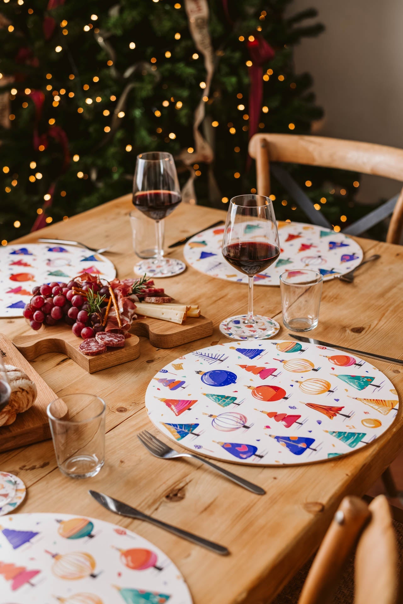 Set 4 sottopiatti + Set 4 sottobicchieri natalizi colorati