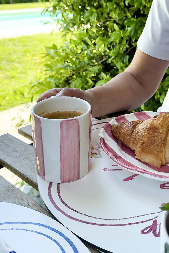 Tazza Mug in Ceramica Righe Rosa - Slow Living, la Tavola in Stile Dolce Vita