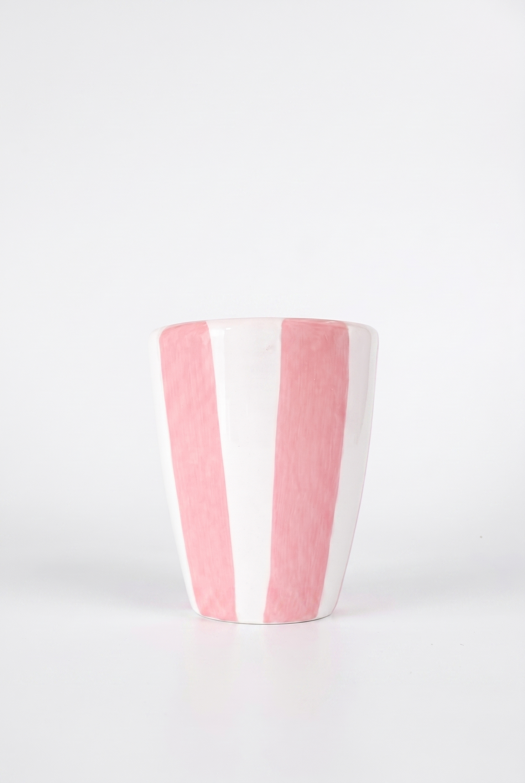 Bicchiere in Ceramica Righe Rosa - Slow Living, la Tavola in Stile Dolce Vita