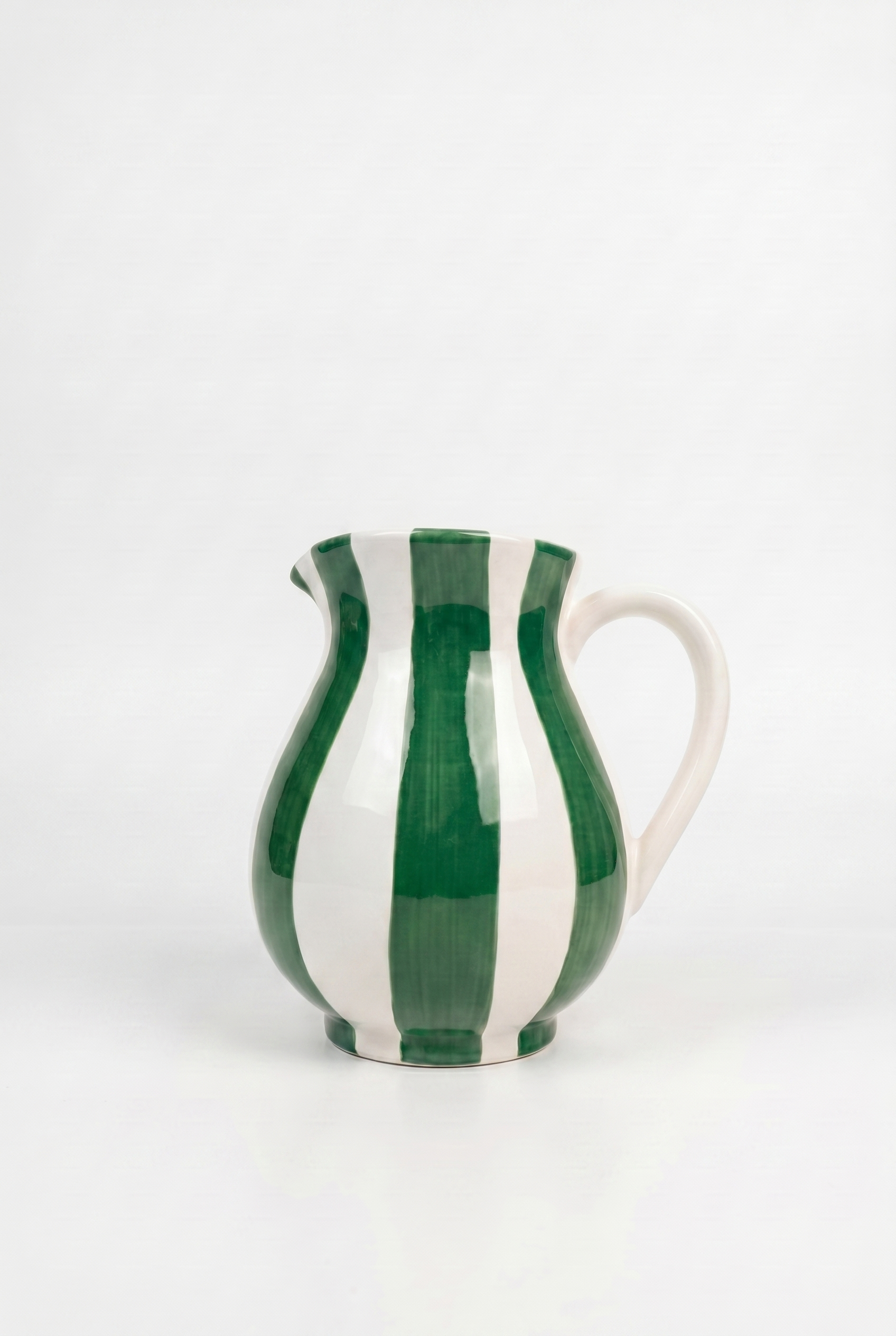 Brocca in Ceramica Righe Verdi - Slow Living, la Tavola in Stile Dolce Vita